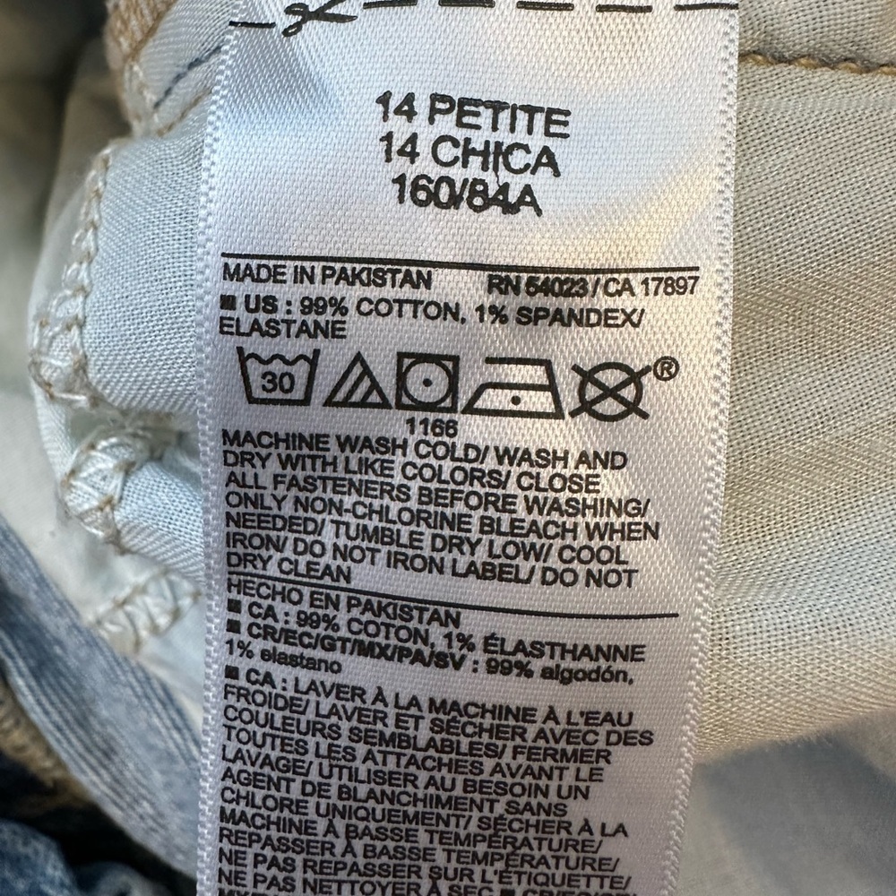 Old Navy Mid-Rise Slouchy Wide-Leg Jeans - Picture 10 of 10